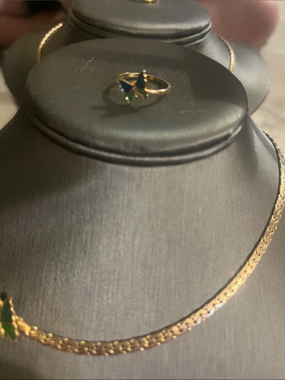 Vintage Avon Gold Tone Necklace with Green Enamel Butterfly Accent - Picture 4 of 4